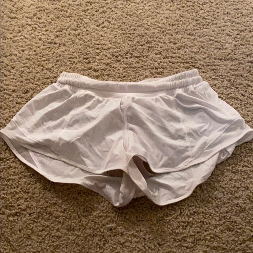 Lulu lemon white hottie hot shorts